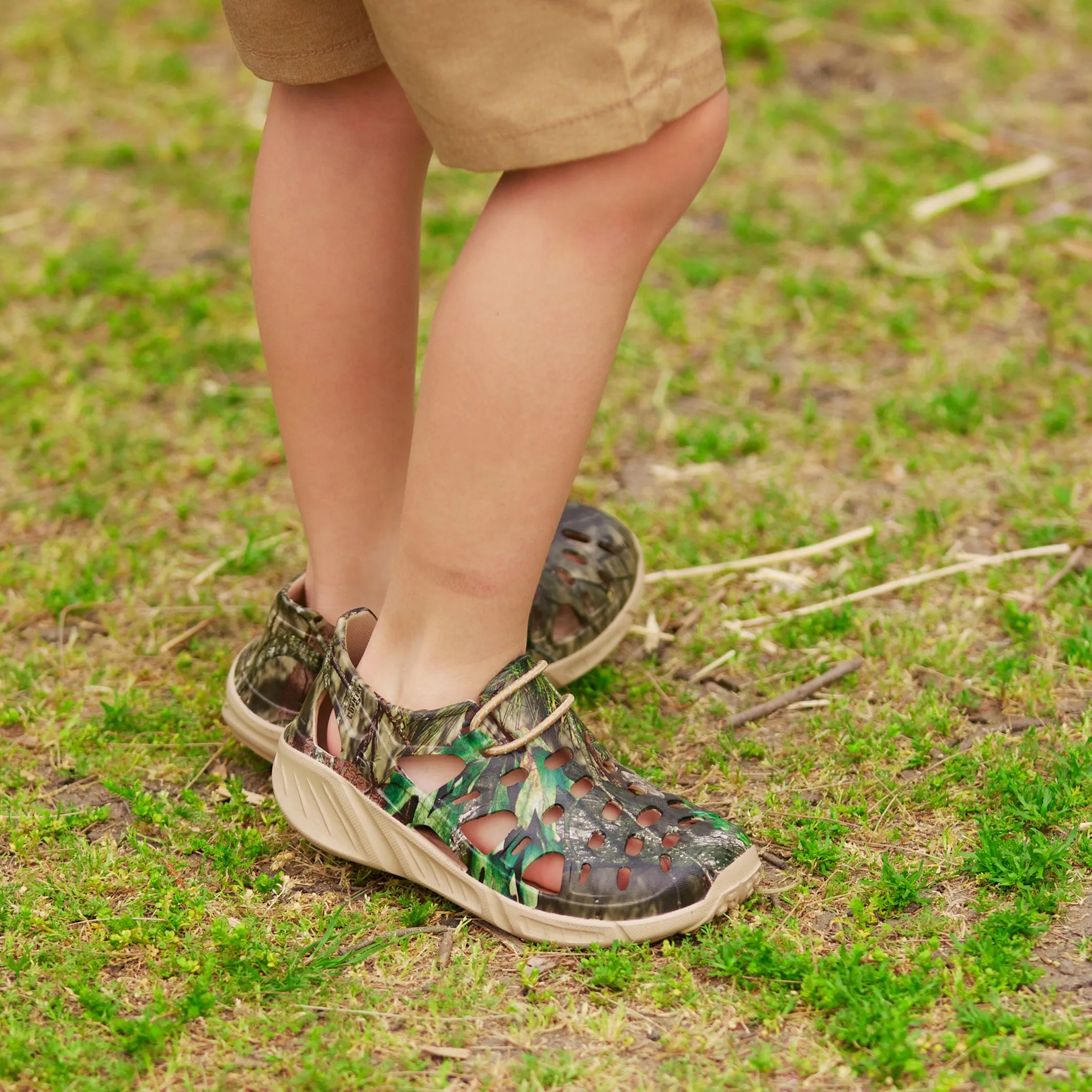 Boys Trekking Shoe – Mossy Oak Graphics